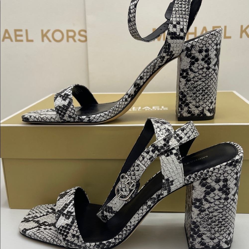 Michael Kors MERRIAM BLOCK HEEL
LEATHER
40S5MMHS1E Aluminum High Heels Snakeskin